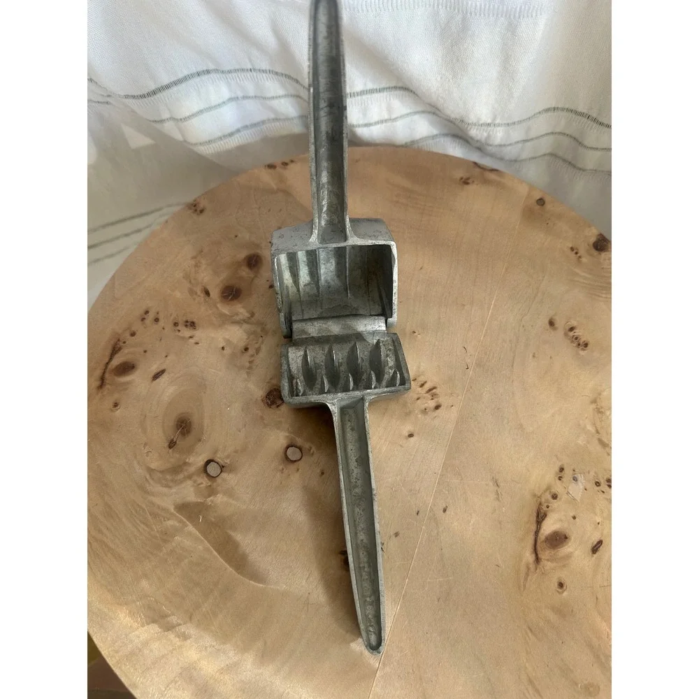 Vintage Crush-A-Cube Manual Ice Crusher Cast Aluminum Handheld Bar Tool Silver